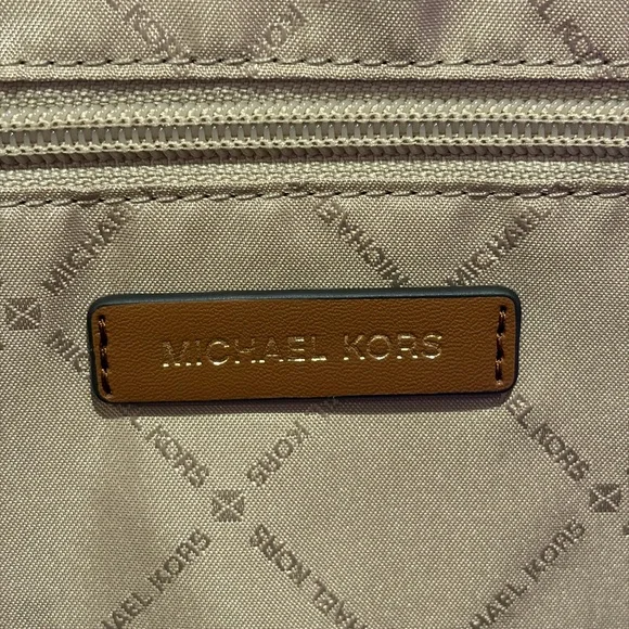 🏷️ NWT Michael Kors Jaycee MD Zip Pocket Backpack-Brown Signature MK Logo Luxe - Picture 7 of 15
